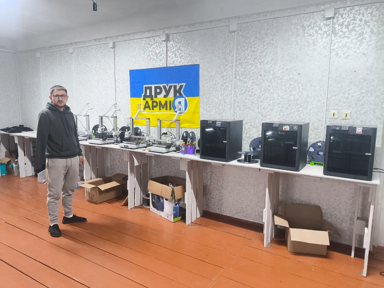 Воїн з ампутацією руки щодня робить десятки скидів для дронів.